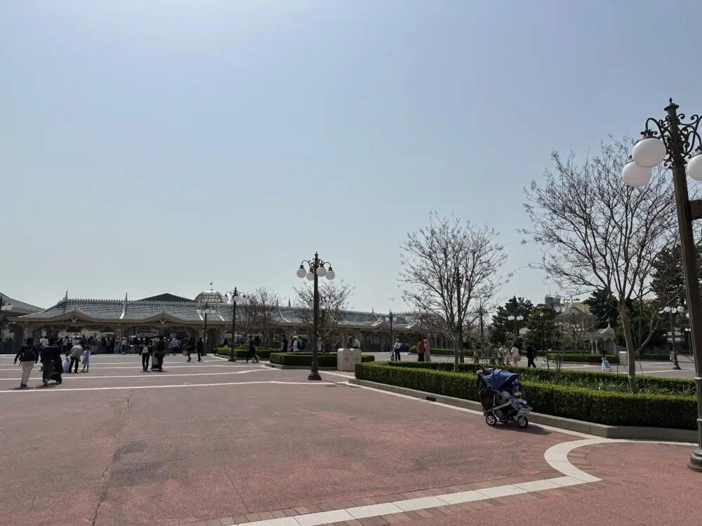9時半頃のディズニーランド入口の様子