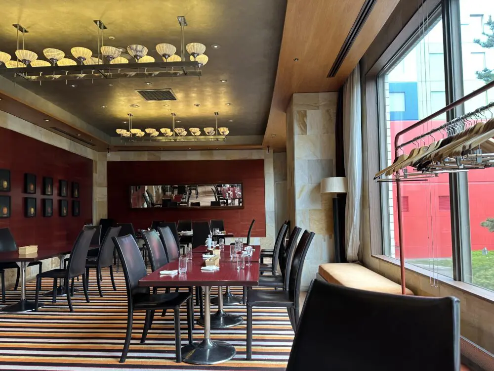 ヒルトン東京ベイのランチビュッフェの様子